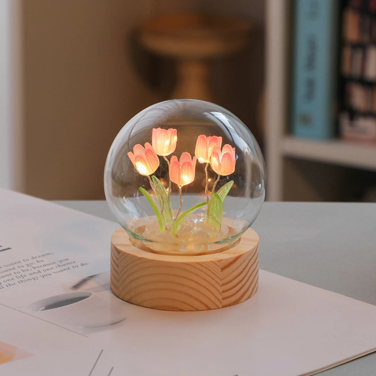 Elara Glowing Tulip Lamp